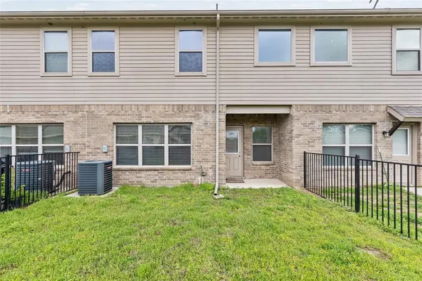$900 | 6820 Topaz Drive, Greenville, TX 75402
