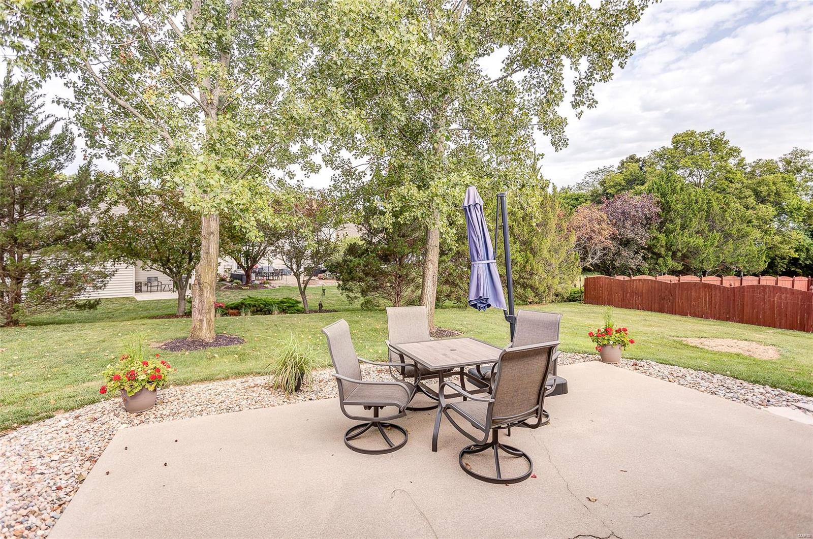 1307 Stonefield Drive Waterloo, IL 62298 - Photo 4 of 33