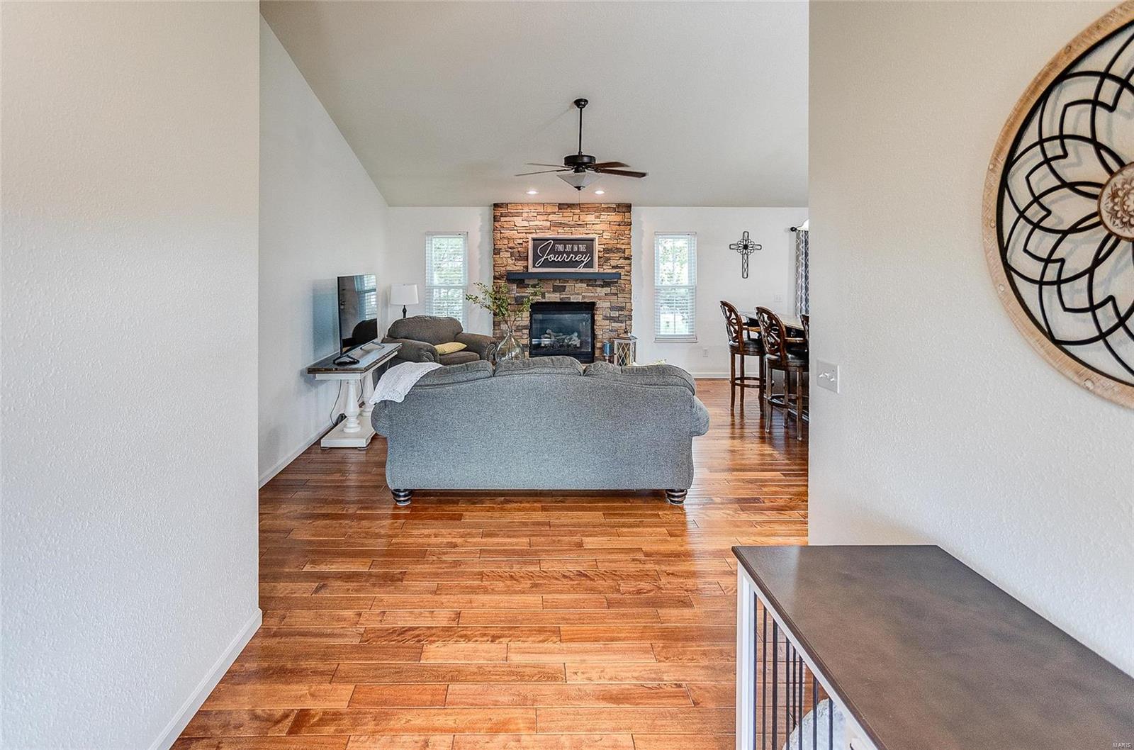 1307 Stonefield Drive Waterloo, IL 62298 - Photo 8 of 33