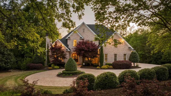 $1,280,000 | 303 Cypress Point Court, Spartanburg, SC 29306