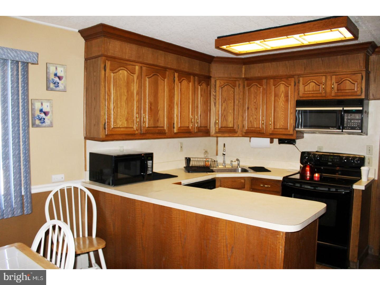14 Oldbrook Road Levittown, PA 19057 - Photo 3 of 9 Kitchen