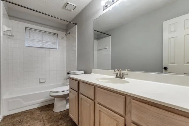 $450,000 | 25 Cimarron Drive, Trophy Club, TX 76262