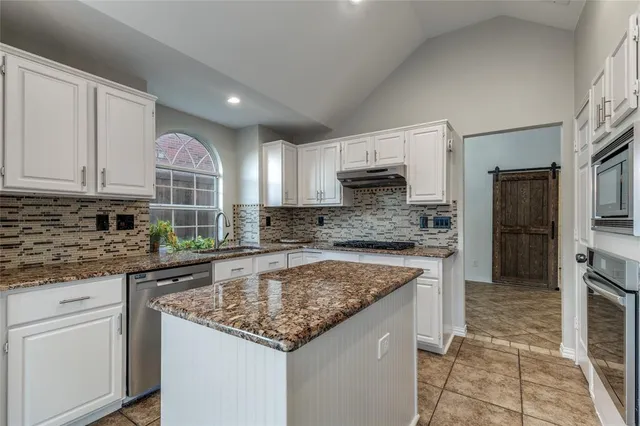 $450,000 | 25 Cimarron Drive, Trophy Club, TX 76262