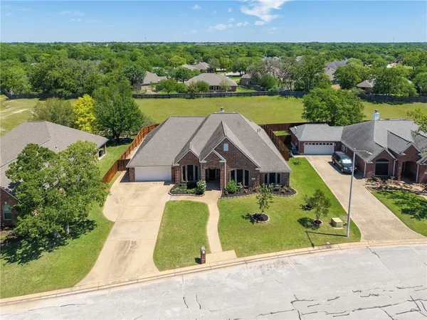 $650,000 | 3710 Williams Trace Drive, Bryan, TX 77808