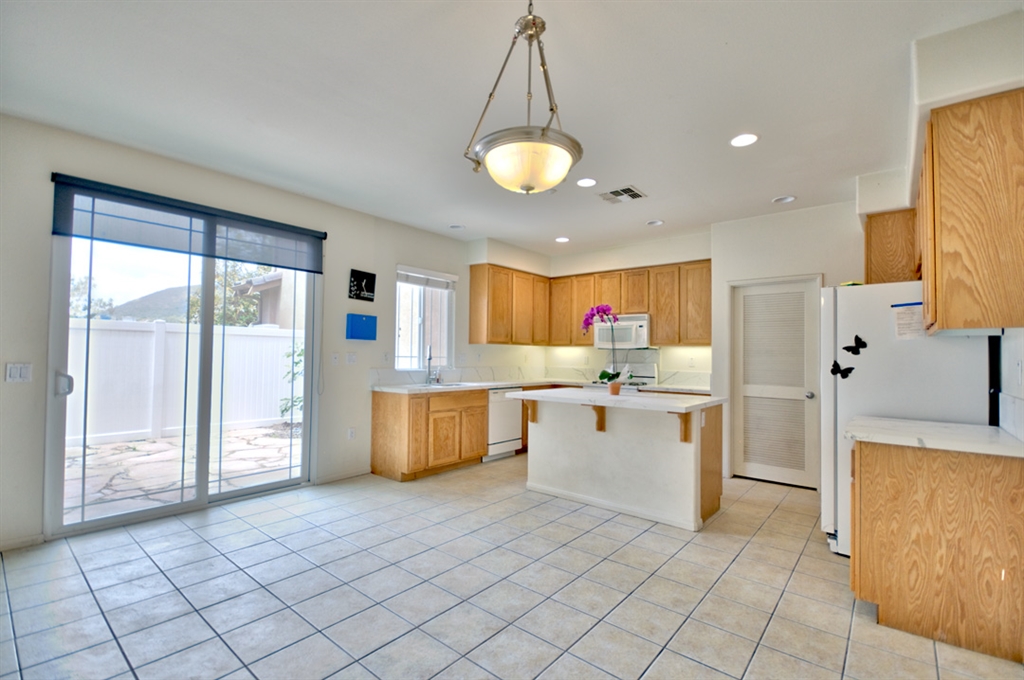 320 Borden Road San Marcos, CA 92069 - Photo 7 of 16
