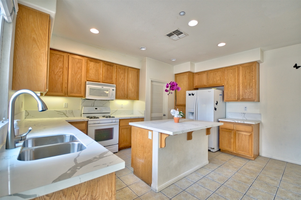 320 Borden Road San Marcos, CA 92069 - Photo 9 of 16