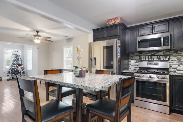 $160,000 | 136 Ald Taylor Way, Harvey, IL 60426