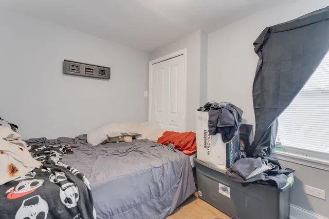 $160,000 | 136 Ald Taylor Way, Harvey, IL 60426