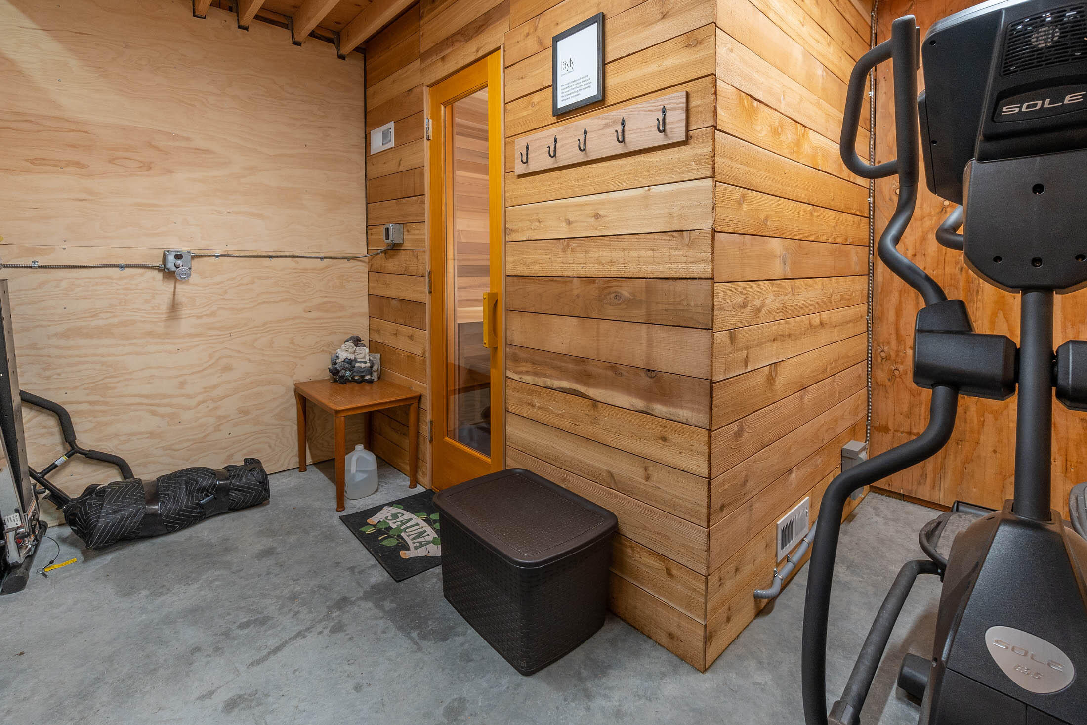 7271 Southwest Onyx Road Terrebonne, OR 97760 - Photo 32 of 43 Exercise room with sauna.