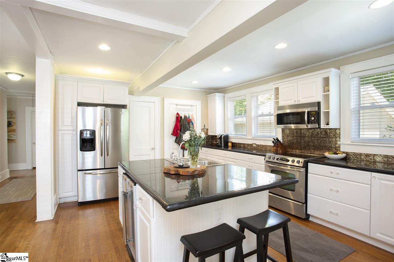 116 West Faris Road Greenville, SC 29605 - Photo 13 of 32 Gallery Image 13