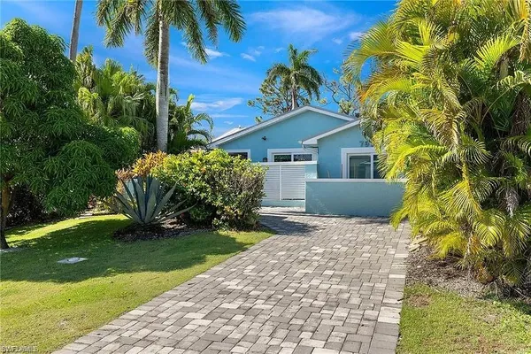 $8,500 | 792 108th Avenue North, Naples, FL 34108