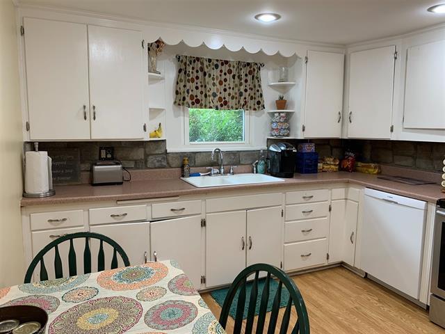 6292 Fallam Road Blacksburg, VA 24060 - Photo 10 of 35 10