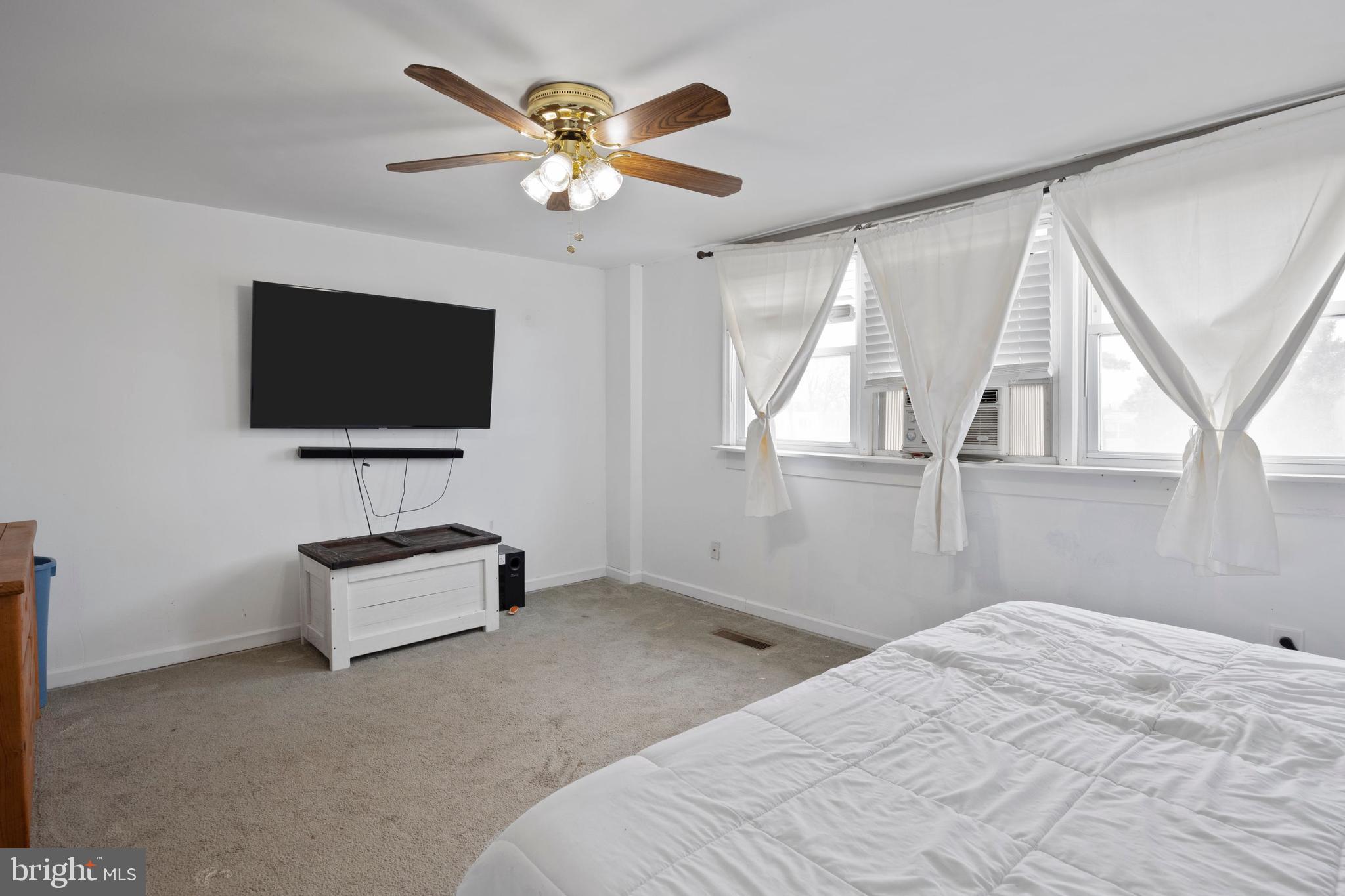 4121 Farmdale Road Philadelphia, PA 19154 - Photo 16 of 28 Gallery Image 16