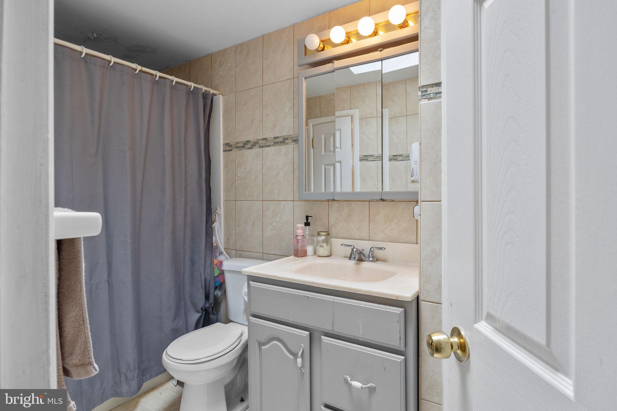 4121 Farmdale Road Philadelphia, PA 19154 - Photo 20 of 28 Gallery Image 20