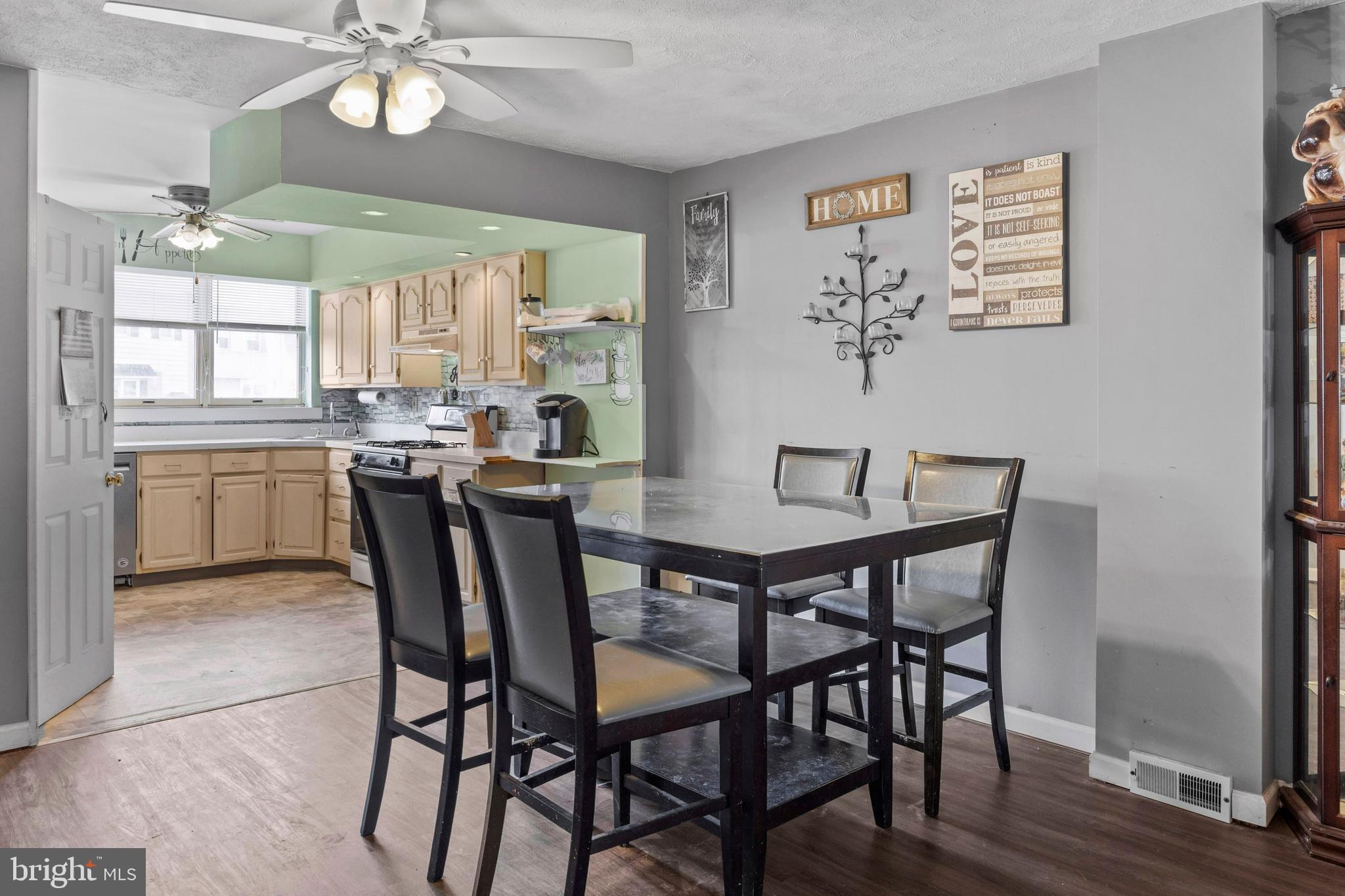 4121 Farmdale Road Philadelphia, PA 19154 - Photo 7 of 28 Gallery Image 7