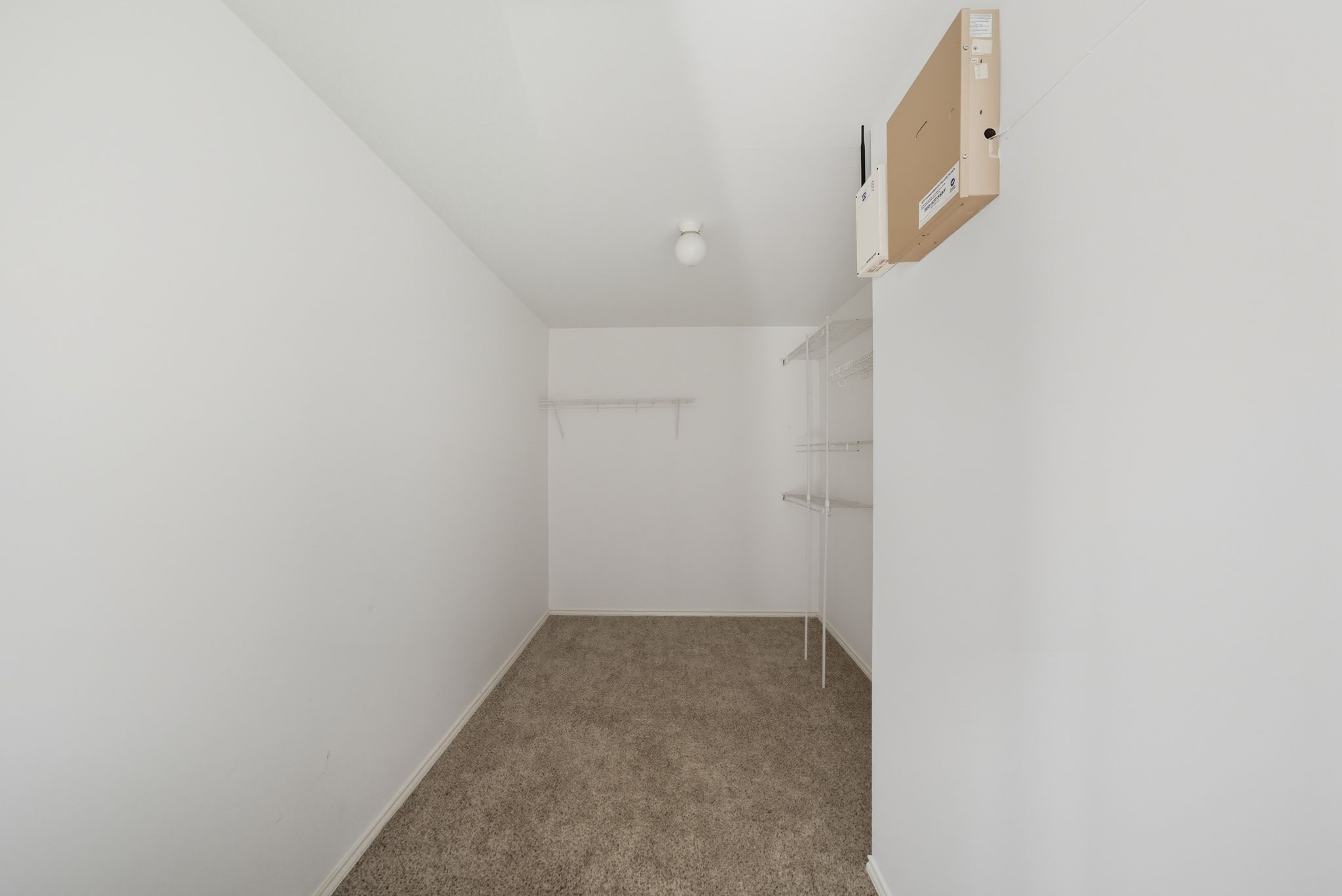 1507 Sutton Street Houston, TX 77006 - Photo 17 of 22 a view of a hallway