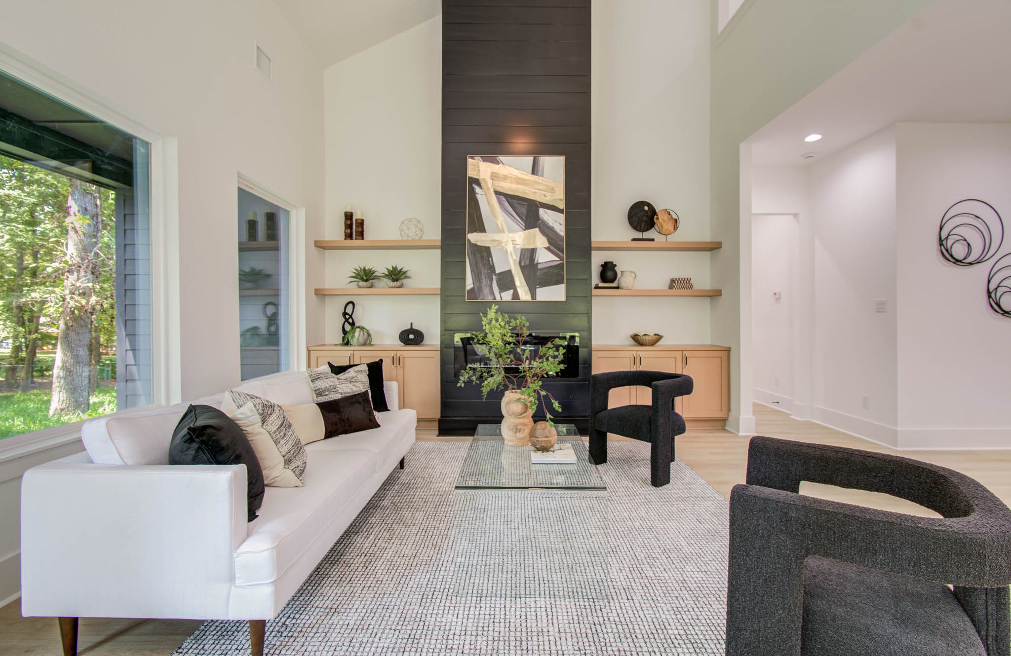 1802 Rollingwood Drive Huntsville, TX 77340 - Photo 5 of 38 a living room with furniture and a large window