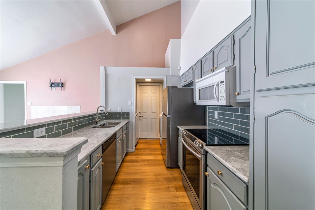6344 Winton Street Dallas, TX 75214 - Photo 2 of 15