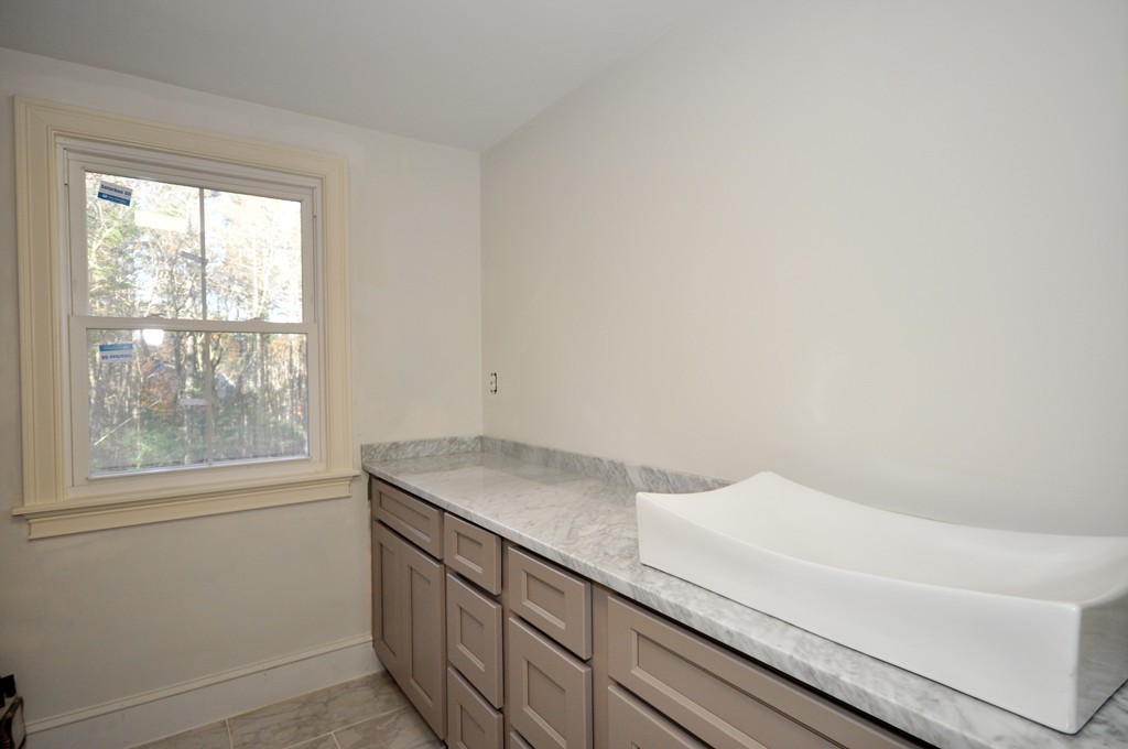 161 Rutland Street Carlisle, MA 01741 - Photo 8 of 21 Gallery Image 8