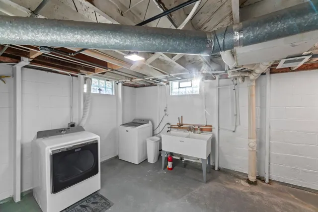 $250,000 | 8603 West Stuth Avenue, West Allis, WI 53227