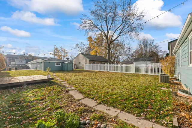 $250,000 | 8603 West Stuth Avenue, West Allis, WI 53227