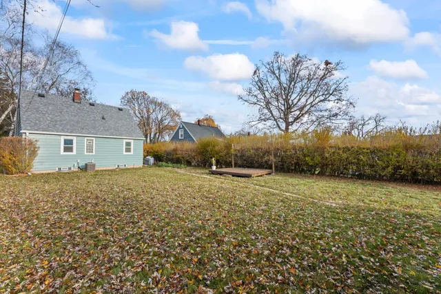 $250,000 | 8603 West Stuth Avenue, West Allis, WI 53227