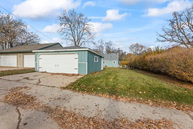 $250,000 | 8603 West Stuth Avenue, West Allis, WI 53227