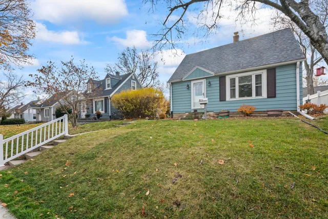 $250,000 | 8603 West Stuth Avenue, West Allis, WI 53227