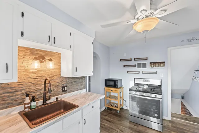 $250,000 | 8603 West Stuth Avenue, West Allis, WI 53227