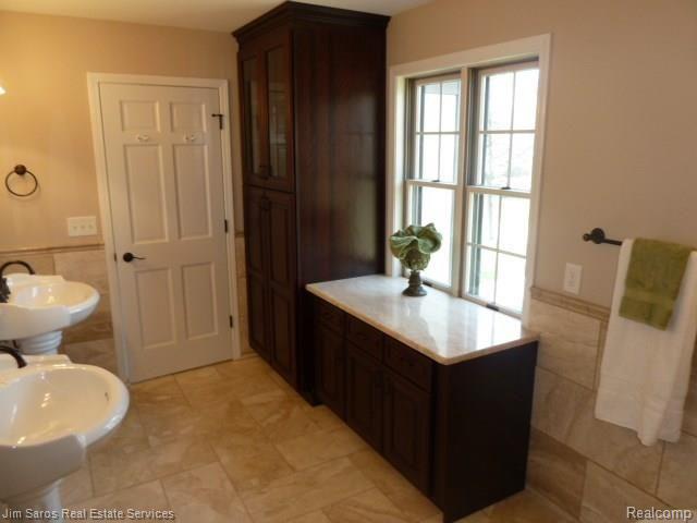644 Middlesex Road Grosse Pointe, MI 48230 - Photo 32 of 40 P1040678.jpg