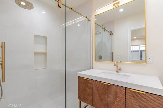 $4,000 | 320 East Dryden Street, Glendale, CA 91207