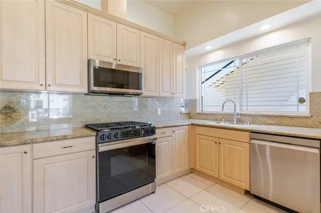 $4,000 | 320 East Dryden Street, Glendale, CA 91207