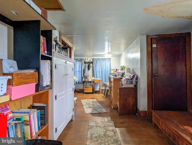 a view of walk in closet