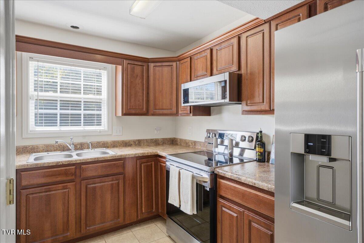 2201 Cherokee Road, Unit 16 Johnson City, TN 37604 - Photo 9 of 35 04-DSC07267