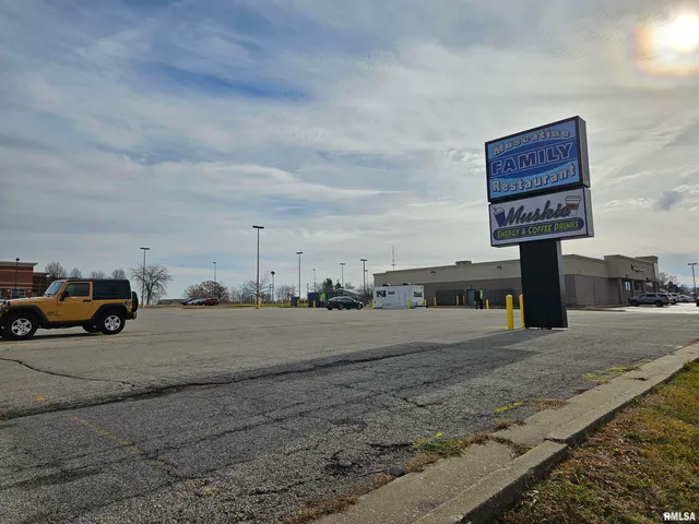 $360,000 | 1903 Park Avenue, Muscatine, IA 52761