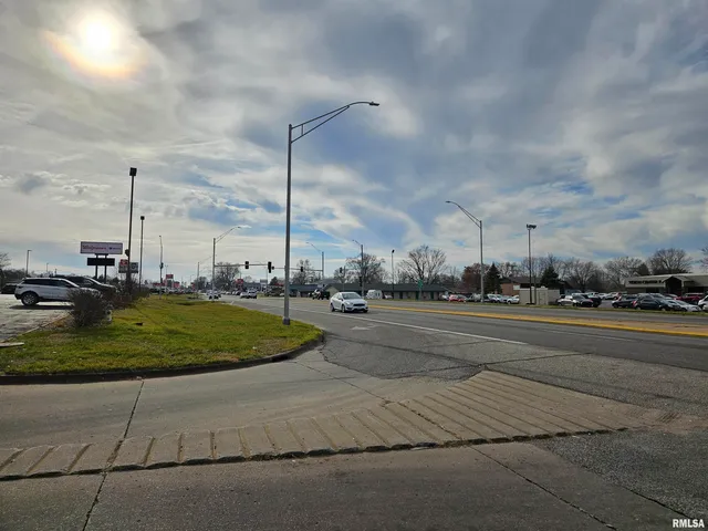 $360,000 | 1903 Park Avenue, Muscatine, IA 52761