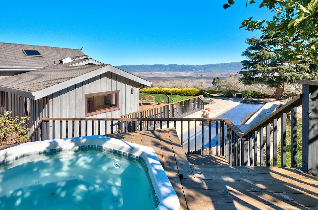 1352 C River Road Salinas, CA 93908 - Photo 7 of 35 a view of a patio with a table and chairs