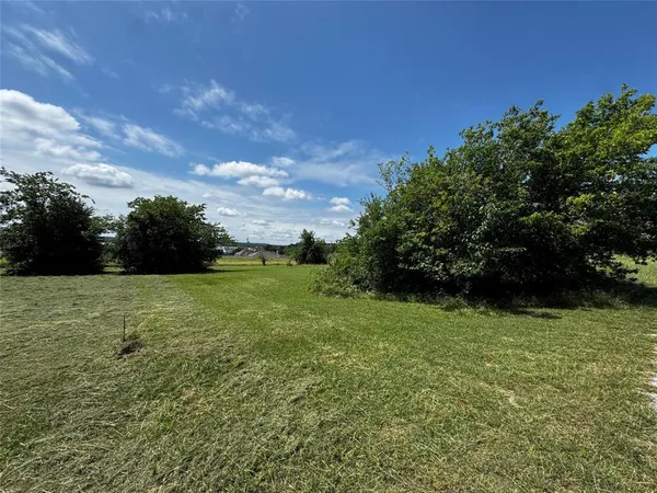 $35,000 | 225 Half Moon Way, Runaway Bay, TX 76426