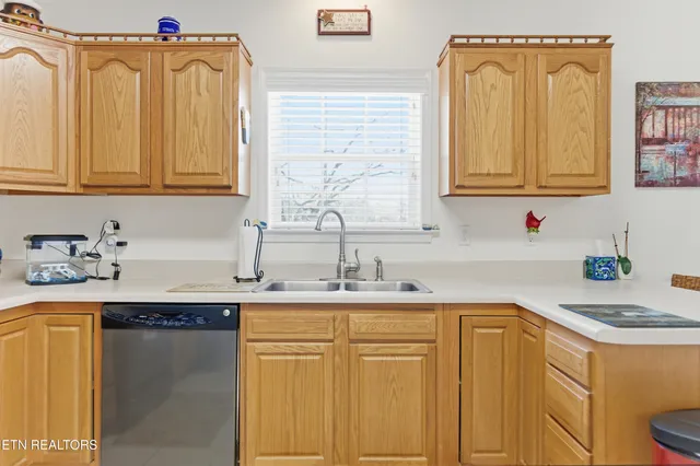 $380,000 | 267 Far View Circle, Jacksboro, TN 37757