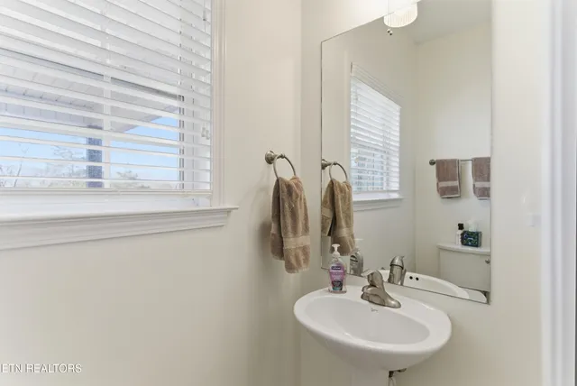 $380,000 | 267 Far View Circle, Jacksboro, TN 37757