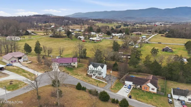 $380,000 | 267 Far View Circle, Jacksboro, TN 37757