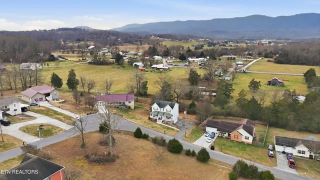 $380,000 | 267 Far View Circle, Jacksboro, TN 37757