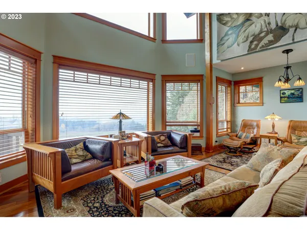 $5,750,000 | 7820 Southeast Amity Road, Amity, OR 97101