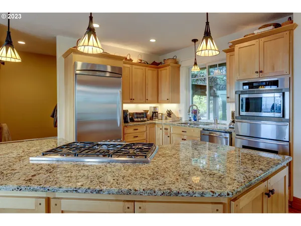 $5,750,000 | 7820 Southeast Amity Road, Amity, OR 97101