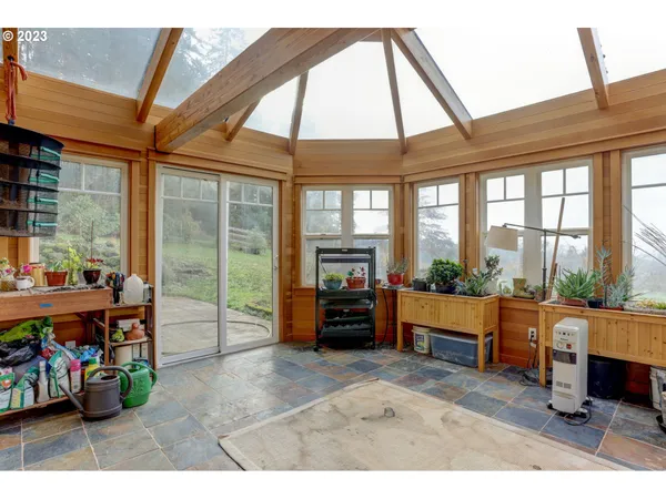 $5,750,000 | 7820 Southeast Amity Road, Amity, OR 97101