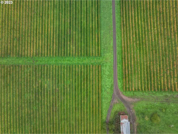 $5,750,000 | 7820 Southeast Amity Road, Amity, OR 97101