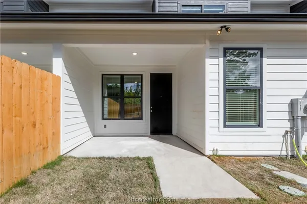 a view of a front door of the house