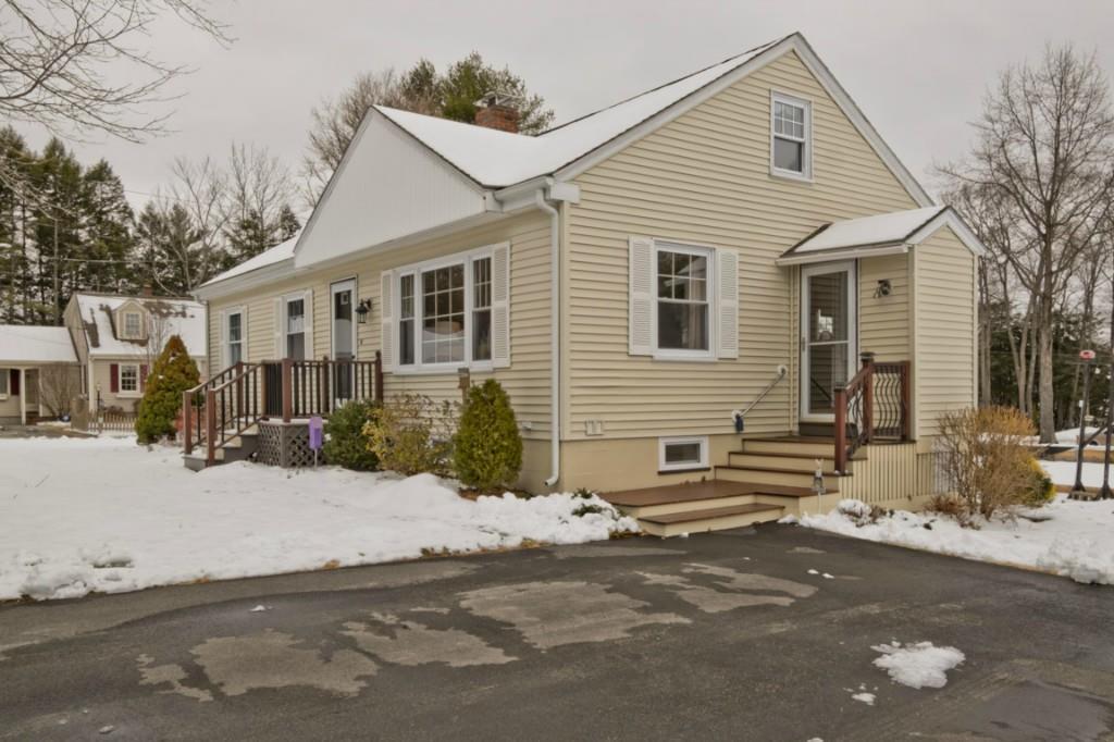 13 Maccabe Road Falmouth, ME 04105 - Photo 4 of 35 Photo