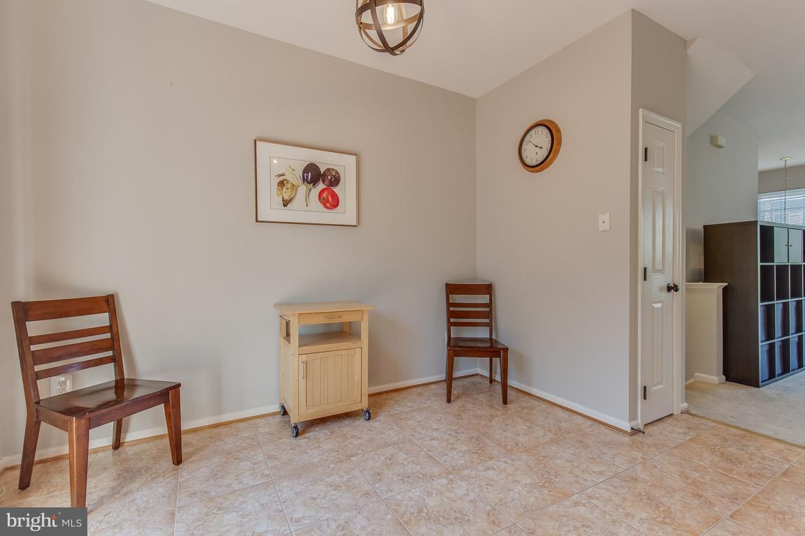 14817 Edman Road Centreville, VA 20121 - Photo 14 of 30 Use for table space or sitting area