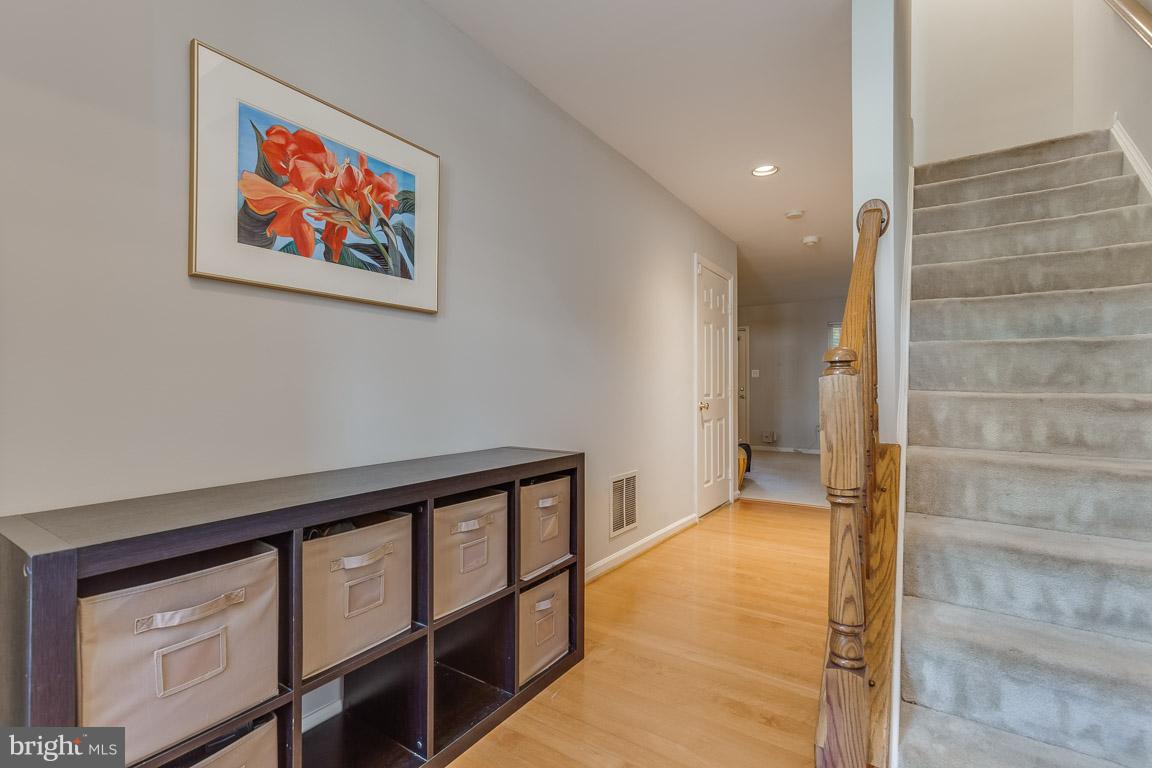 14817 Edman Road Centreville, VA 20121 - Photo 24 of 30 2-story foyer with hardwood floors